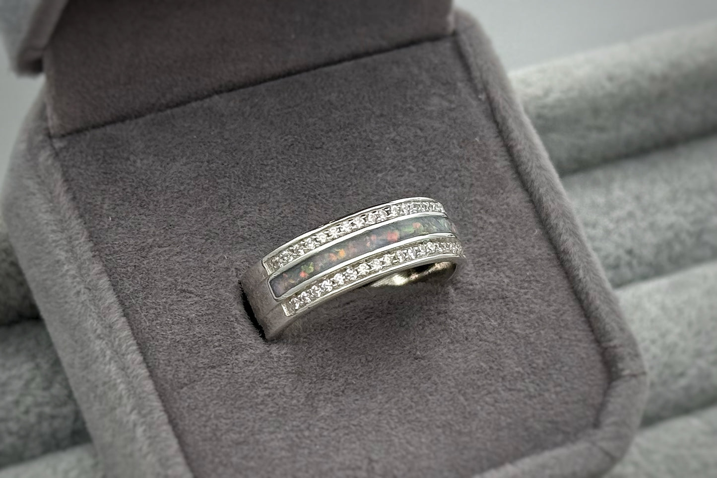 925 Silver 6mm Central Channel Crystal Band Ring