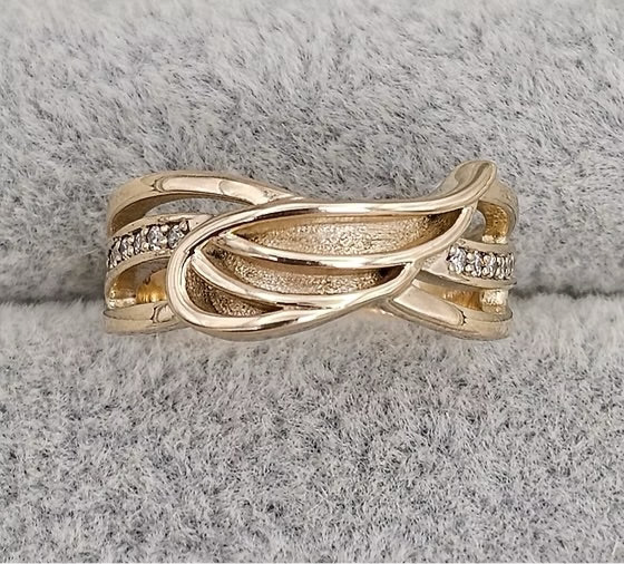 9k Gold Angel Wing Crystal Ring