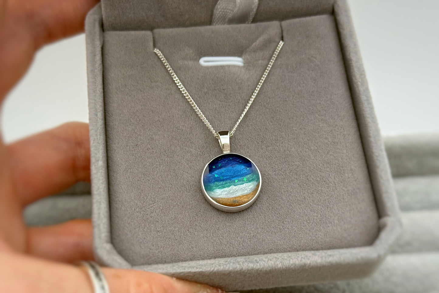925 Silver Round Beach Scene Memorial Pendant