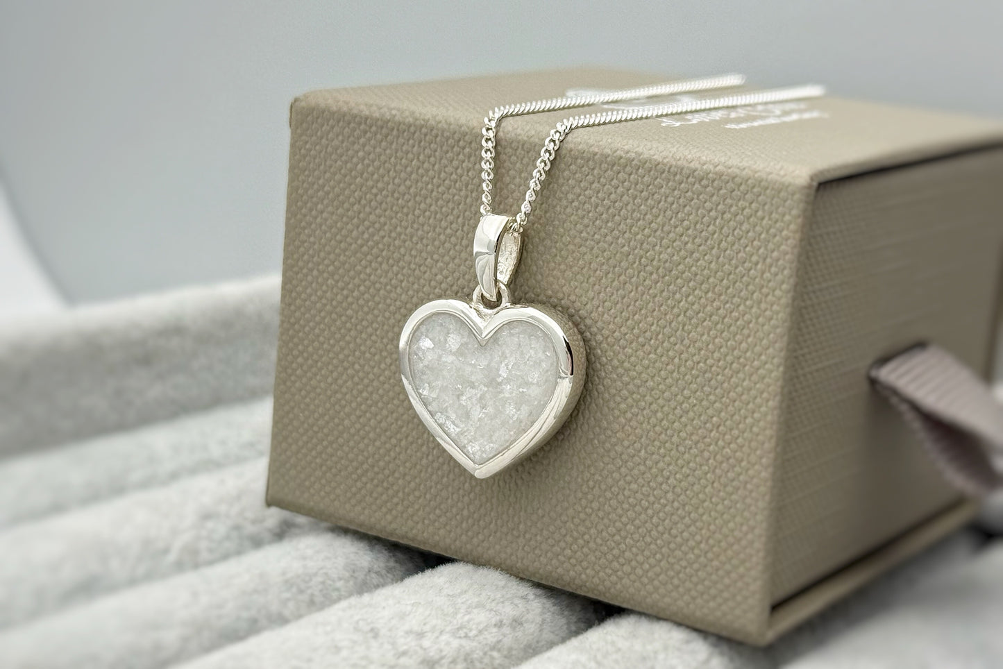 925 Silver Simple 16mm Heart Thick Trim Pendant
