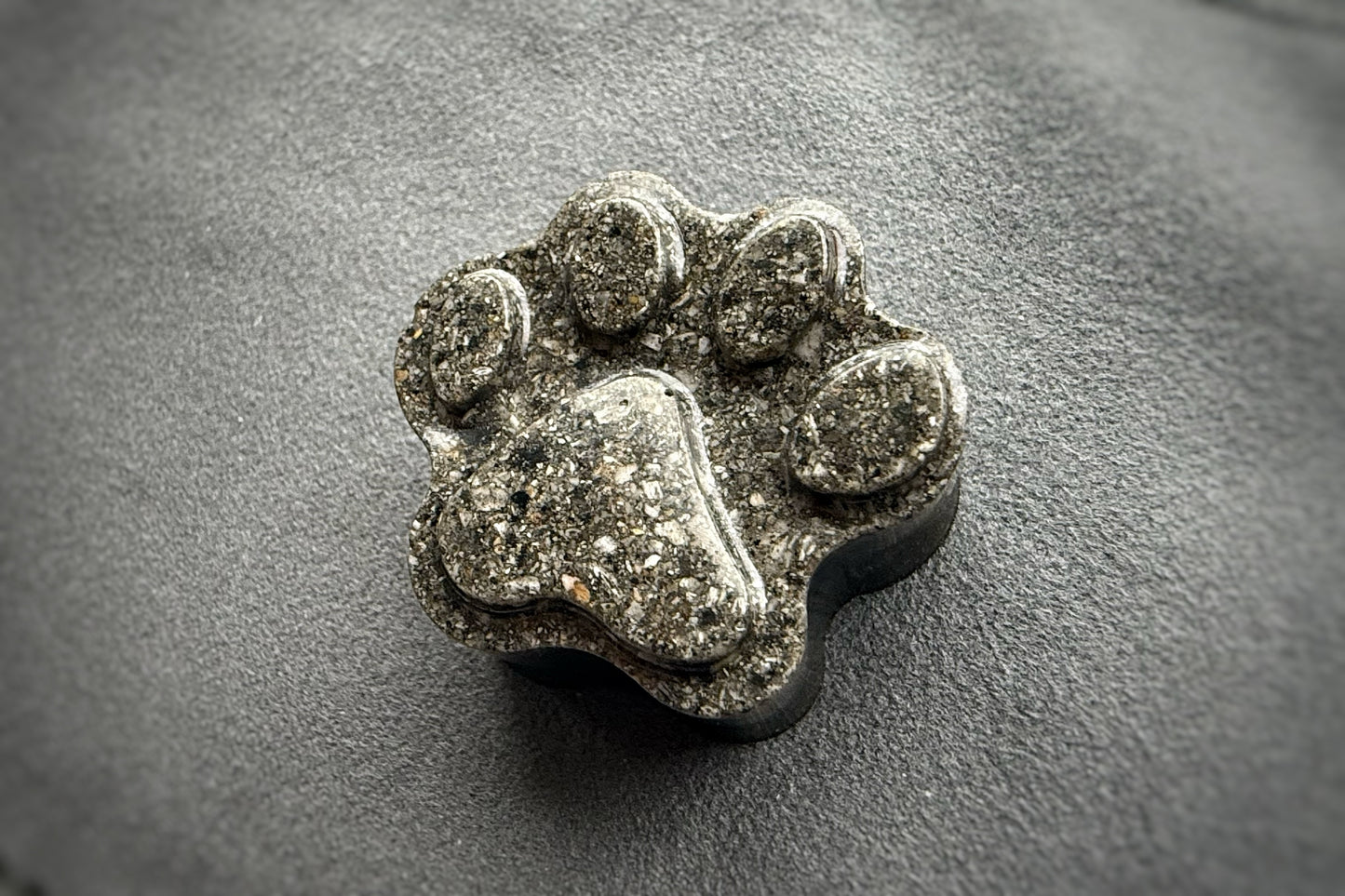 ‘Paw to Hold’ Ashes Pocket Keepsake