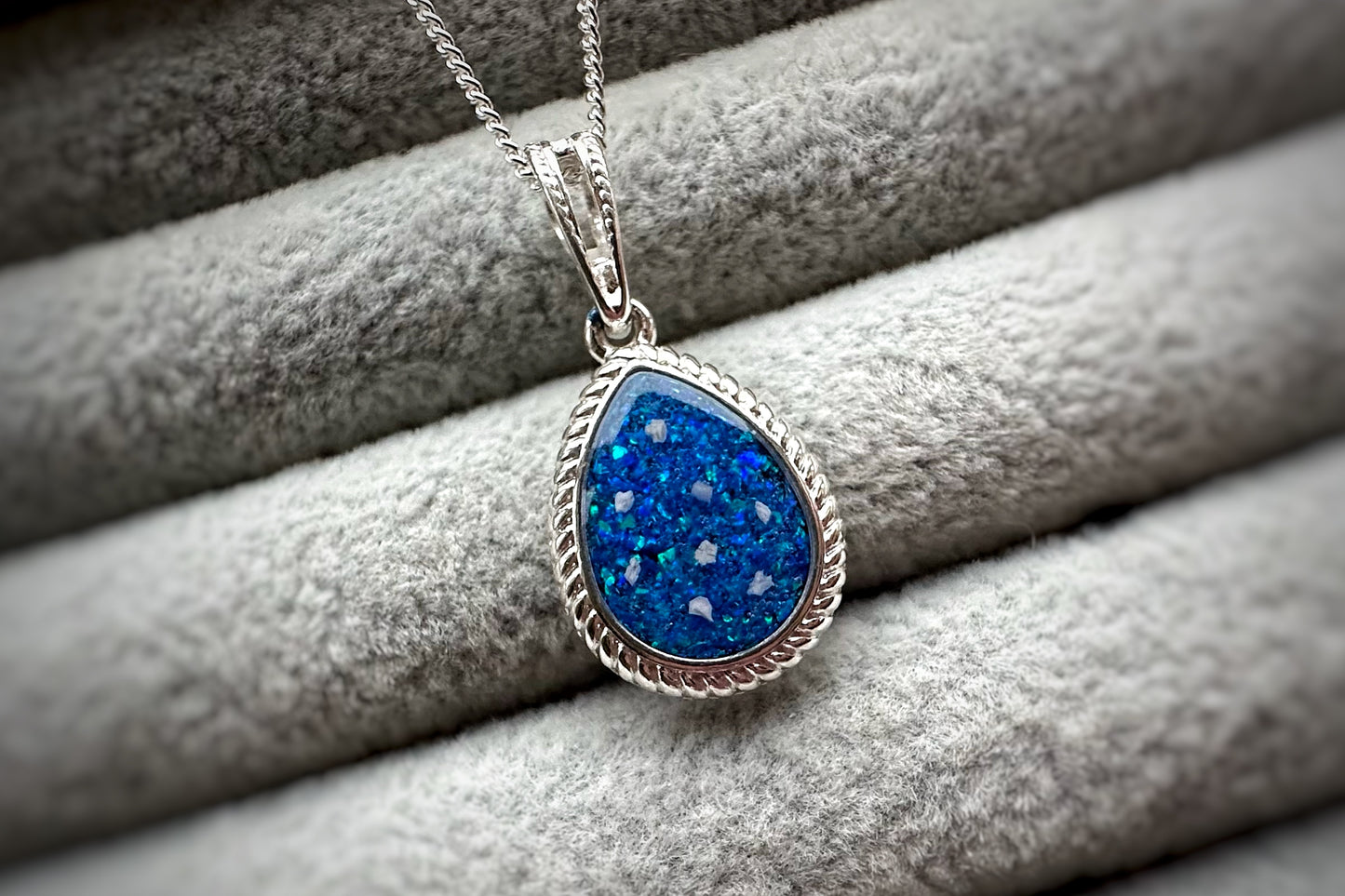 925 Silver Rope Edged Tear Drop Pendant