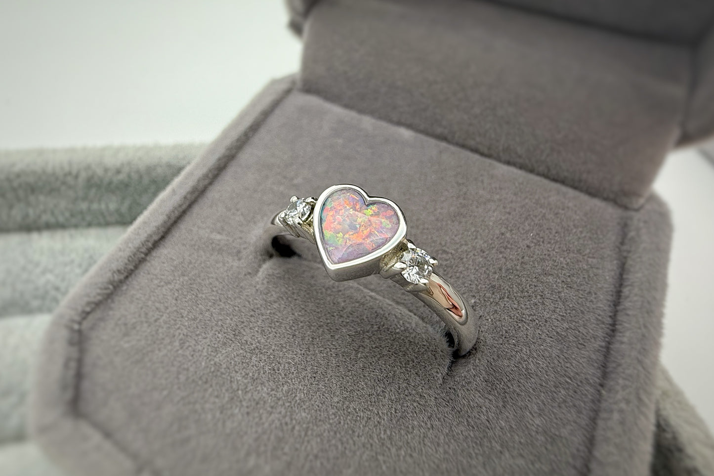 925 Silver Heart Single Crystal Side Ring