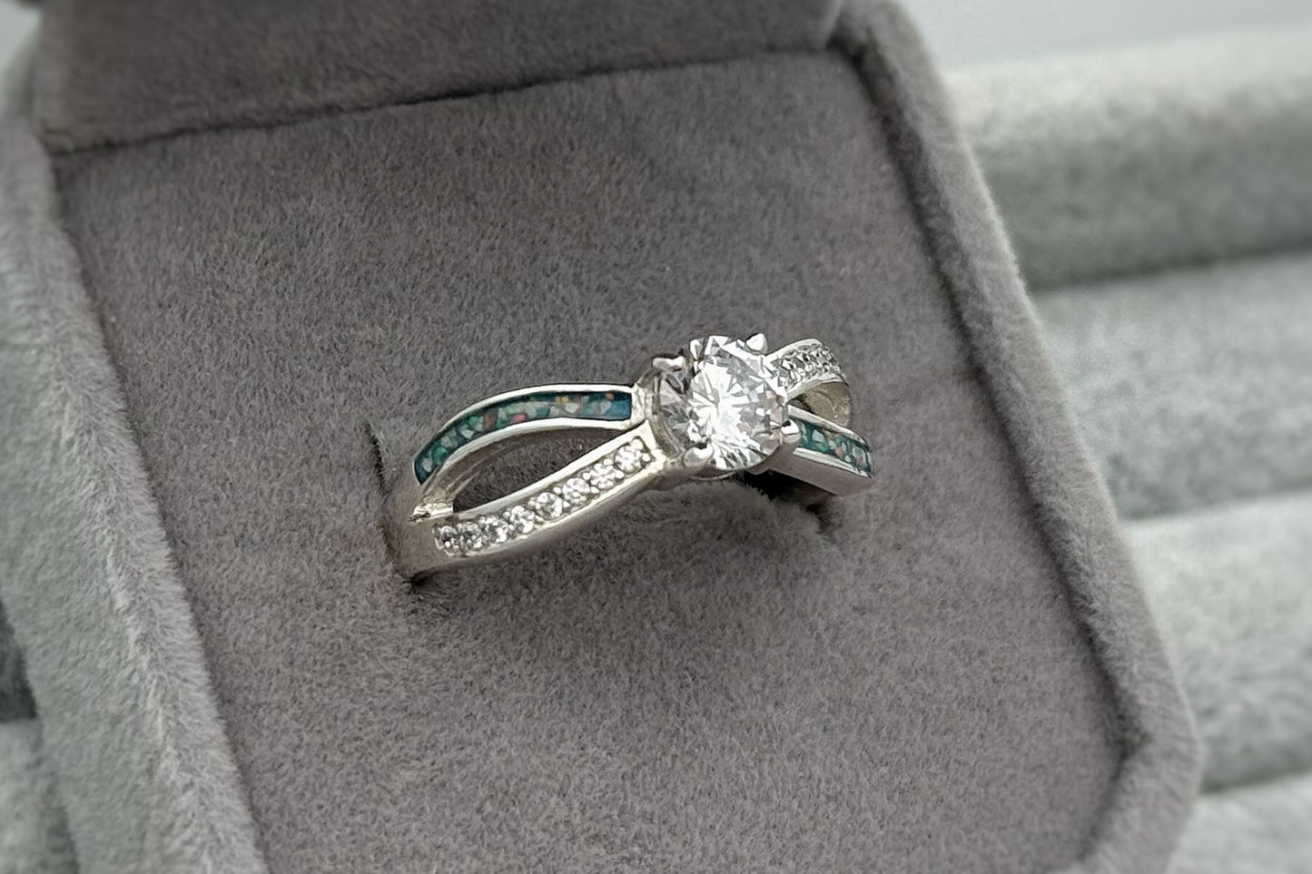 925 Silver Solitaire Infinity Crystal Ring