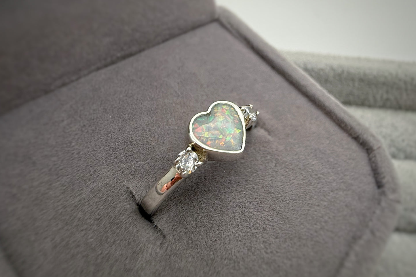 925 Silver Heart Single Crystal Side Ring