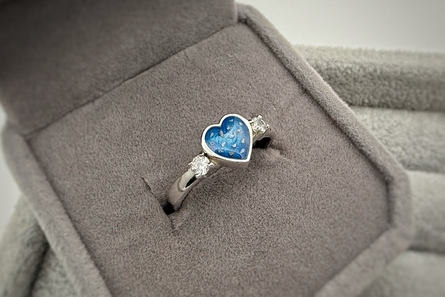 925 Silver Heart Single Crystal Side Ring