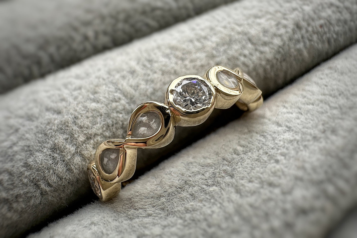 9k Gold Double Infinity Band Ring