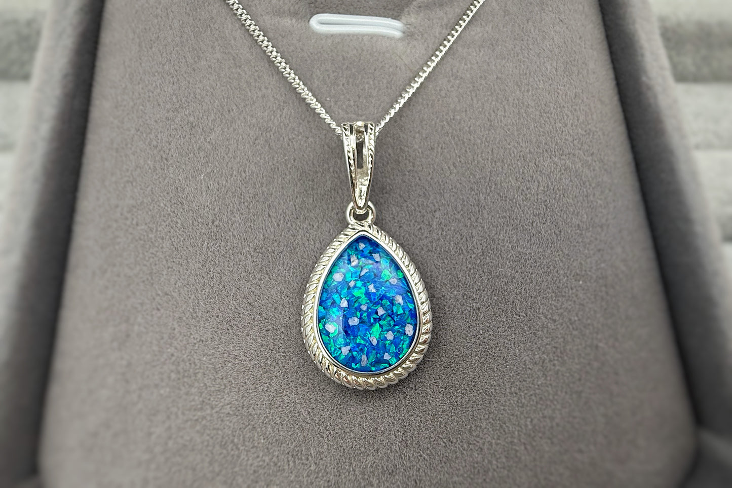 925 Silver Rope Edged Tear Drop Pendant