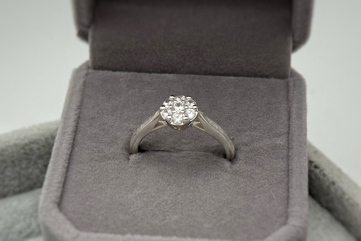 925 Silver Cluster Solitaire Ring