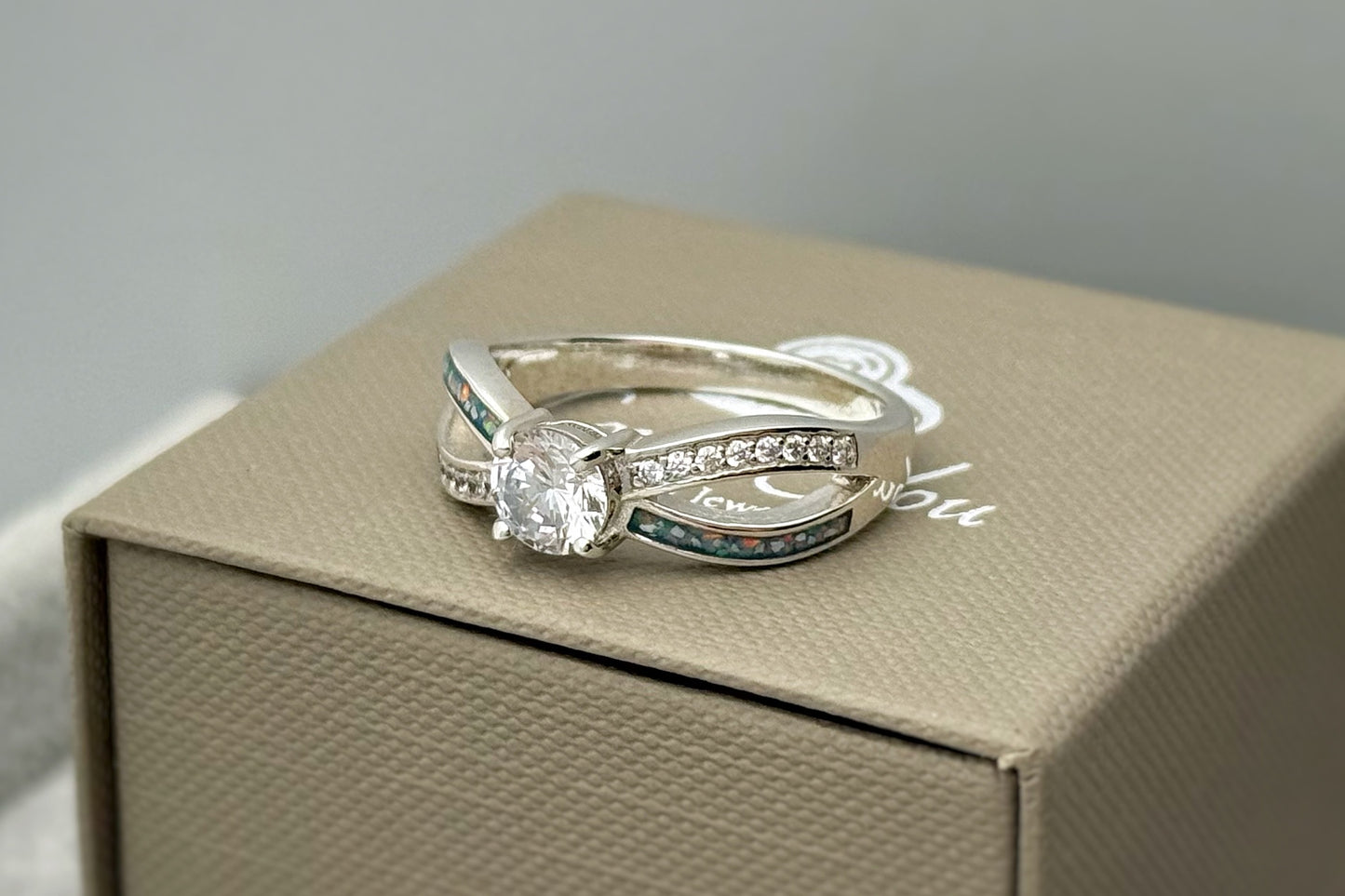 925 Silver Solitaire Infinity Crystal Ring