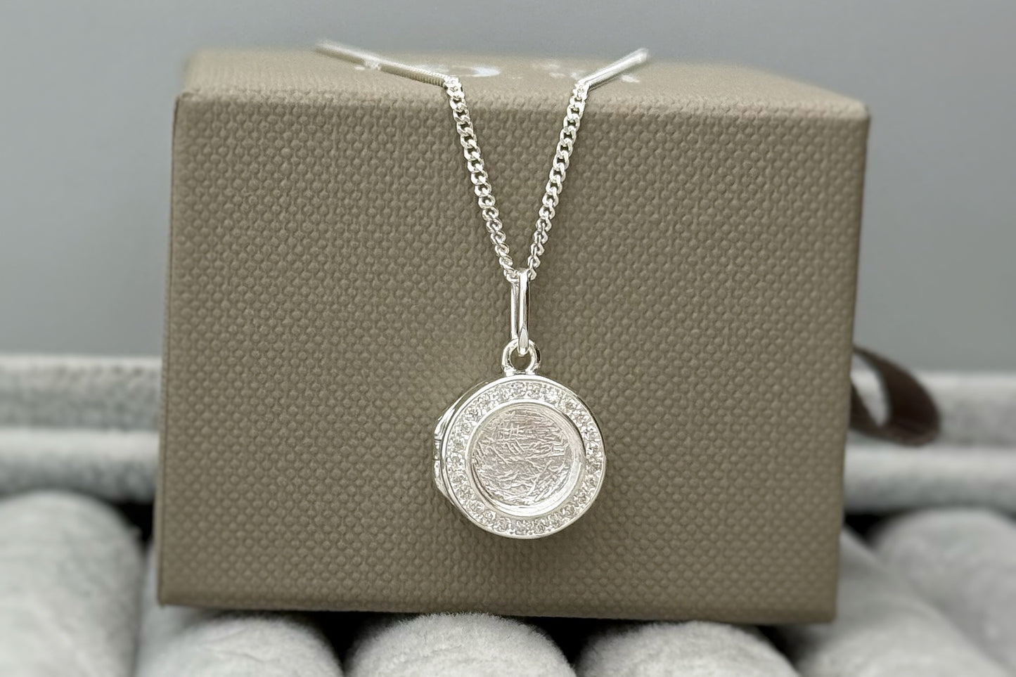 925 Silver Round Halo Locket Pendant