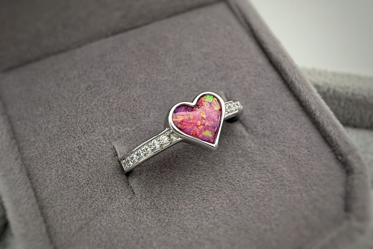 9k Gold Heart Crystal Shoulder Ring