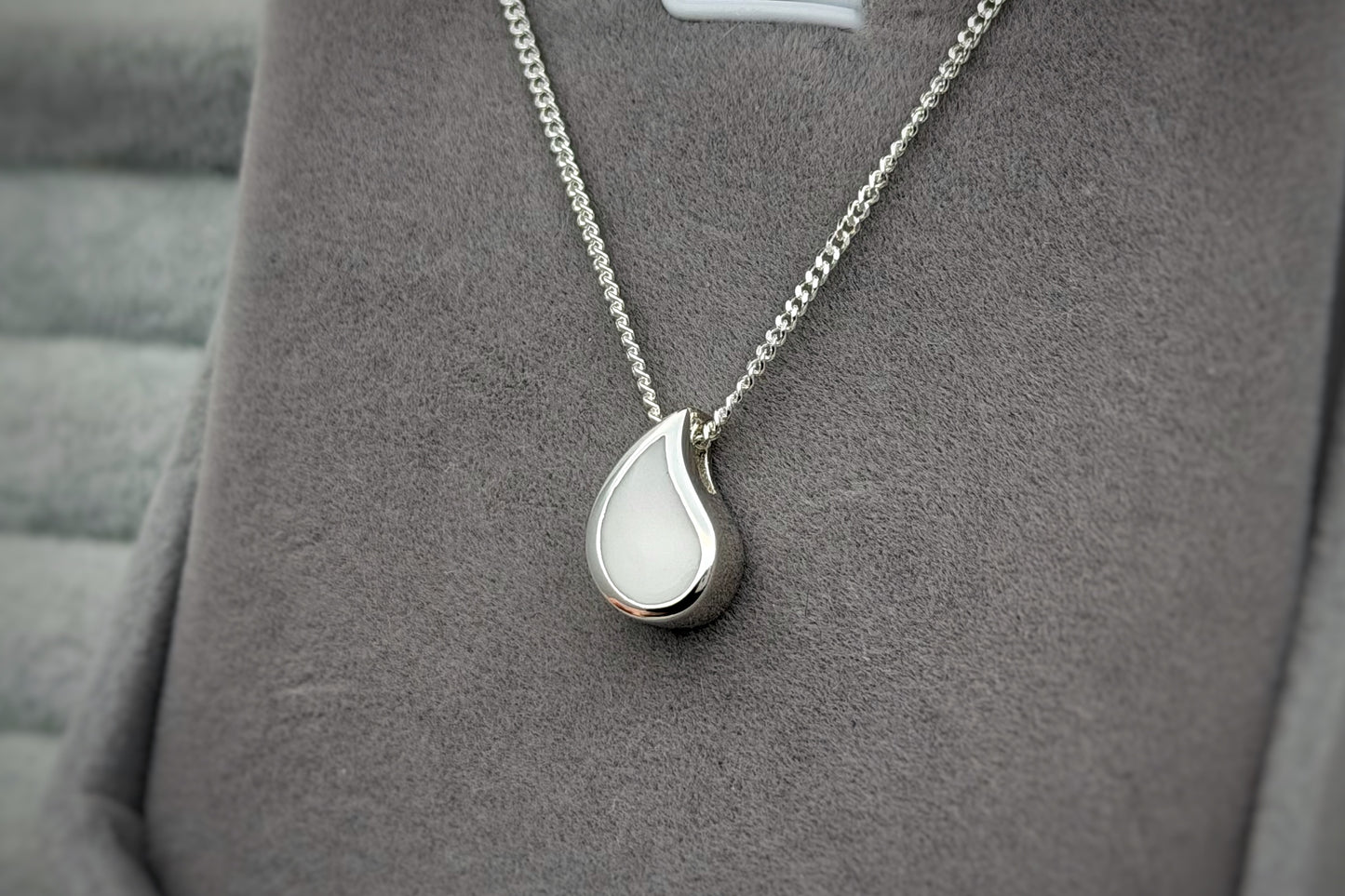 925 Silver Simple Floating ‘Milk Drop’ Thick Trim Pendant