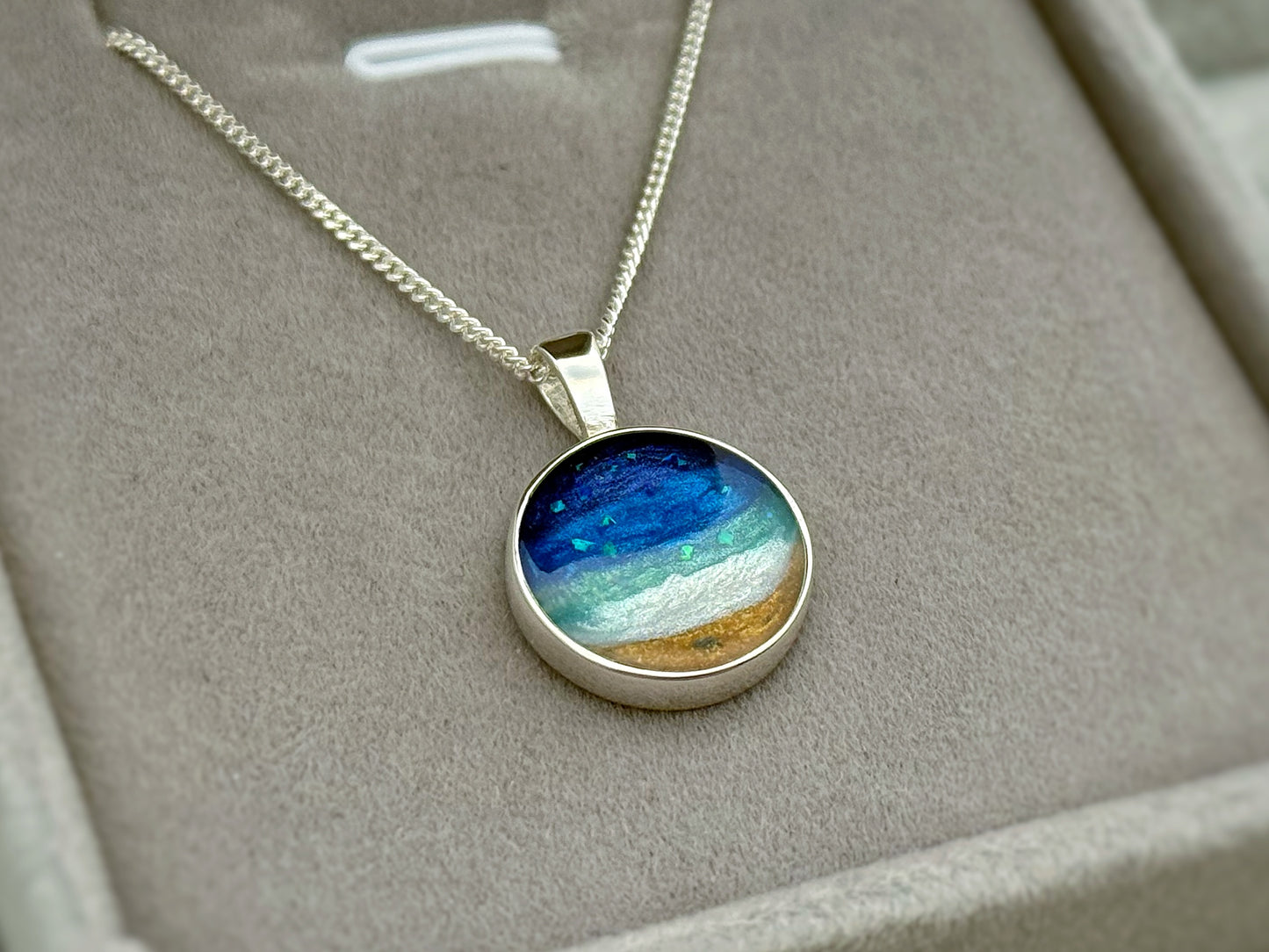 925 Silver Round Beach Scene Memorial Pendant