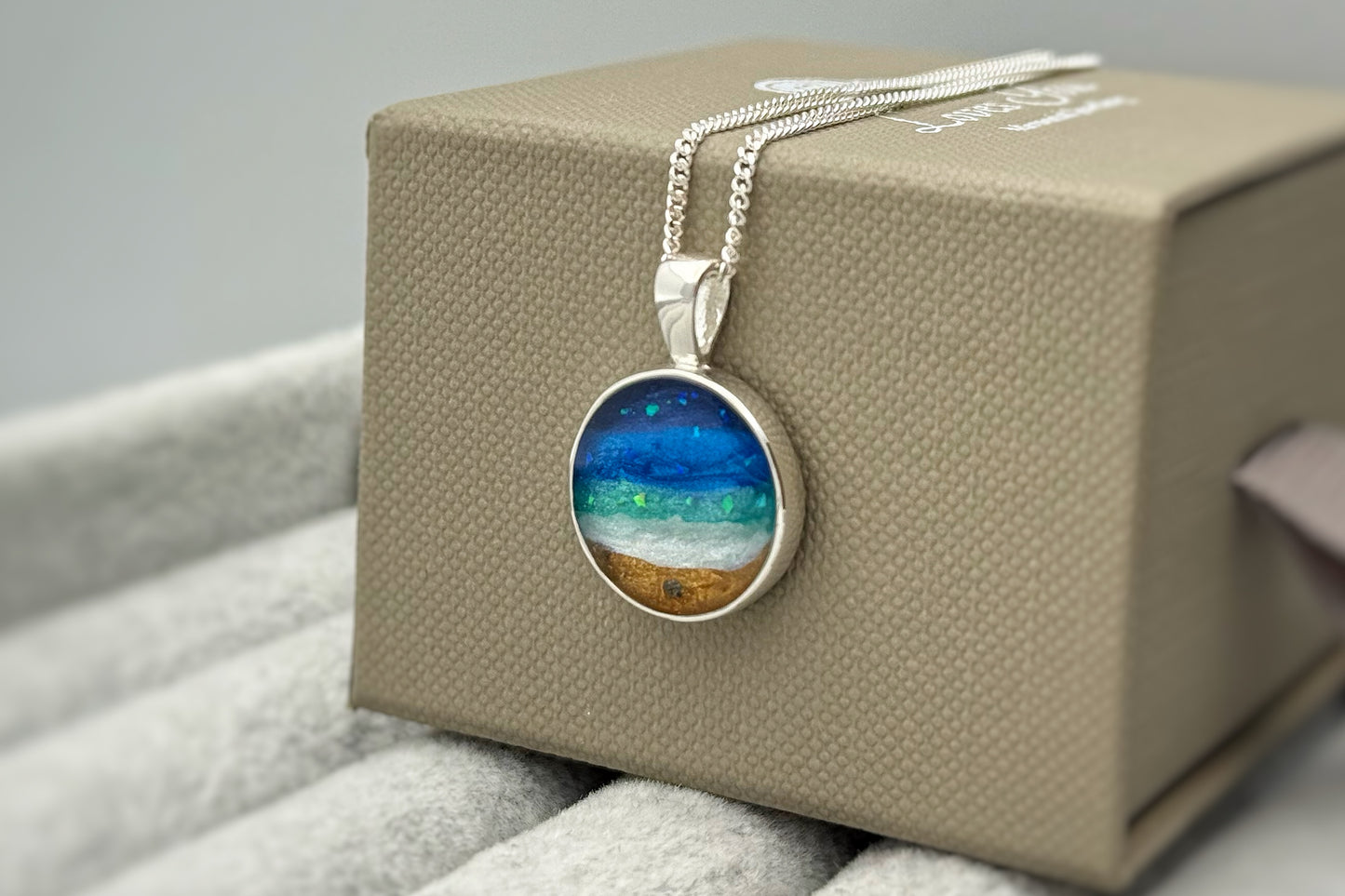 925 Silver Round Beach Scene Memorial Pendant