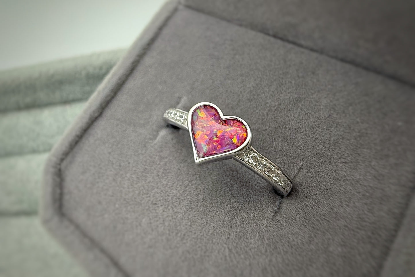 9k Gold Heart Crystal Shoulder Ring