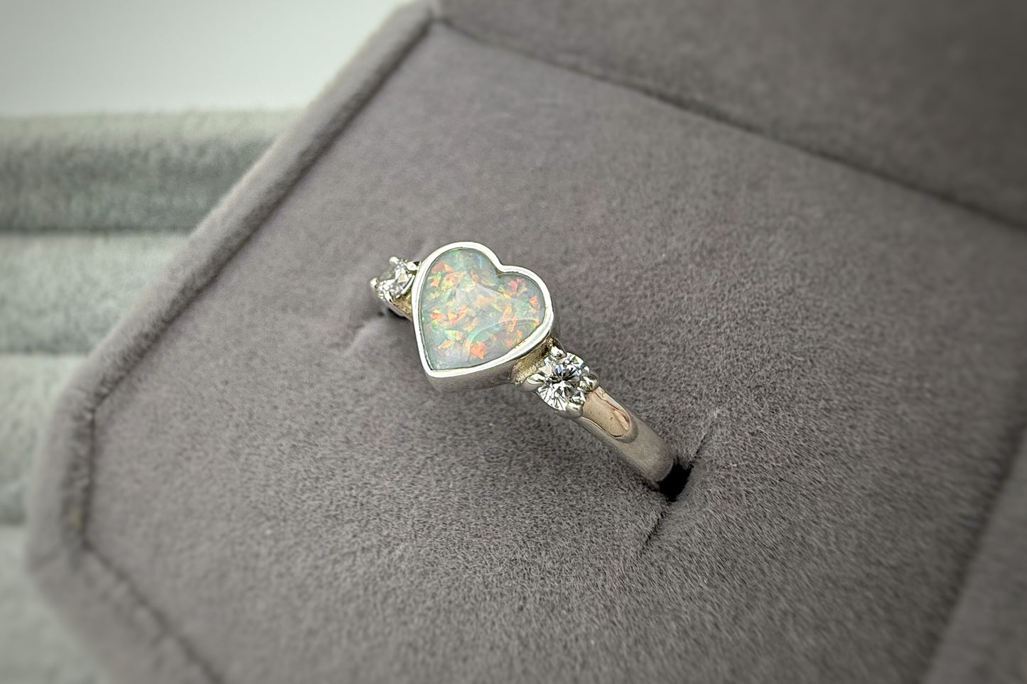 925 Silver Heart Single Crystal Side Ring