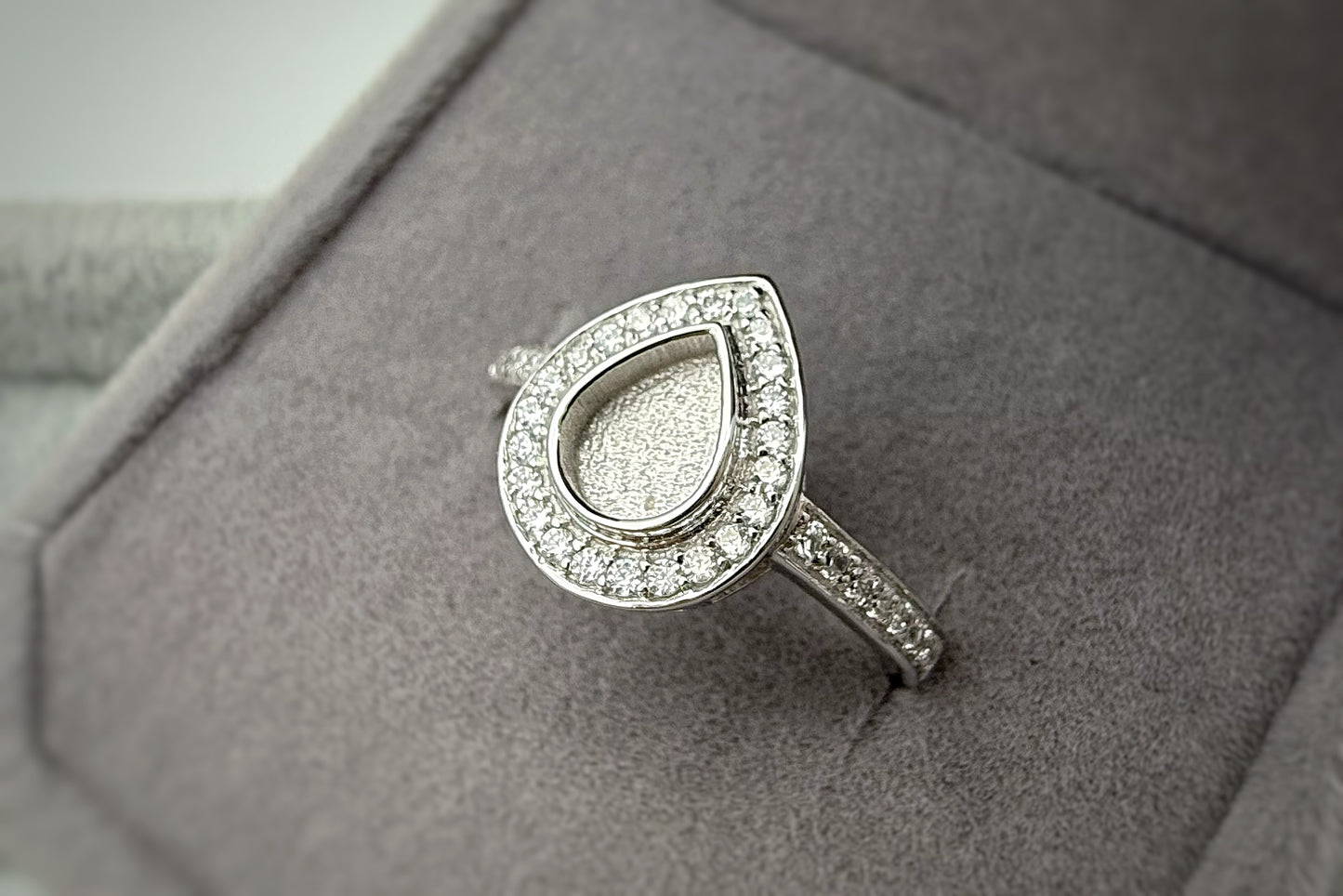 9k WHITE Gold Pear Drop Full Crystal Ring - Size P - RRP £415