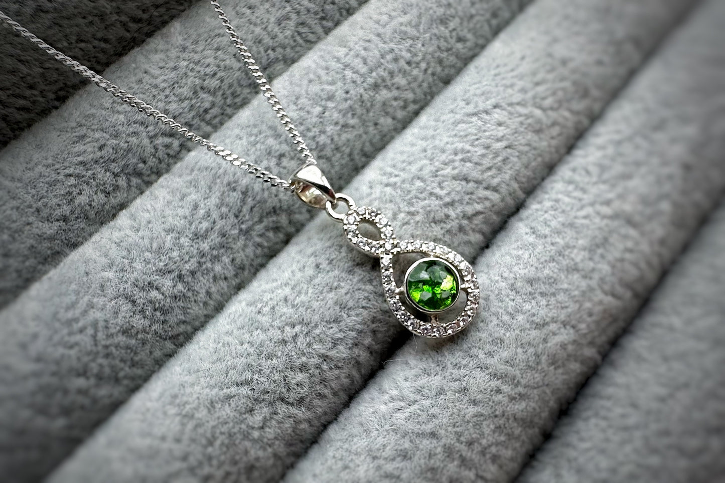 925 Silver Figure 8 Crystal Surround Pendant