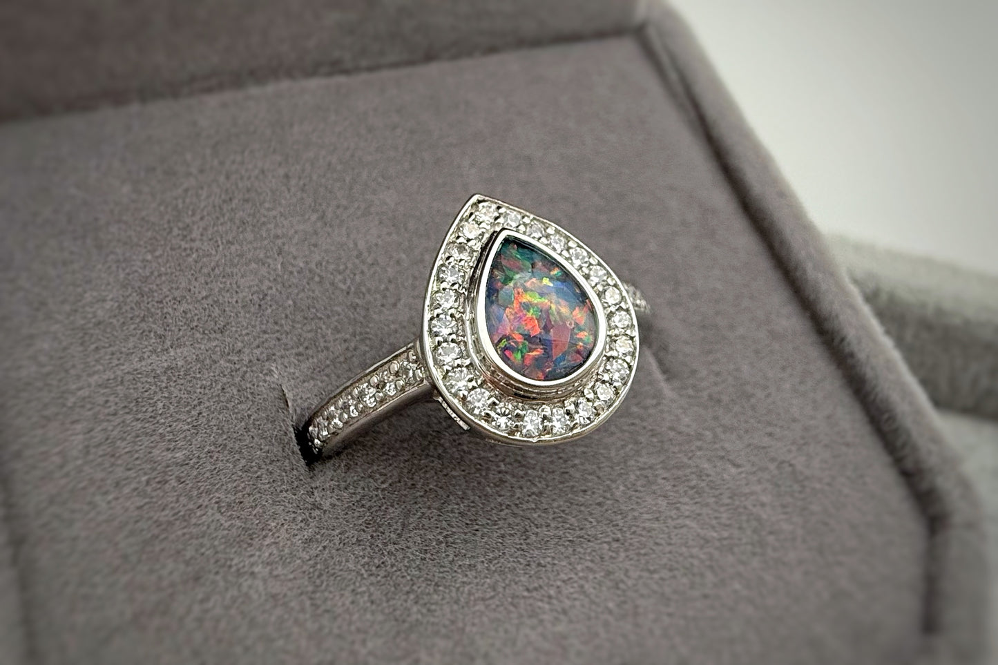 9k WHITE Gold Pear Drop Full Crystal Ring - Size P - RRP £415