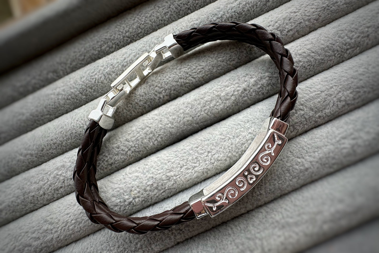 925 Silver Gent’s Rectangular Setting Leather Bracelet