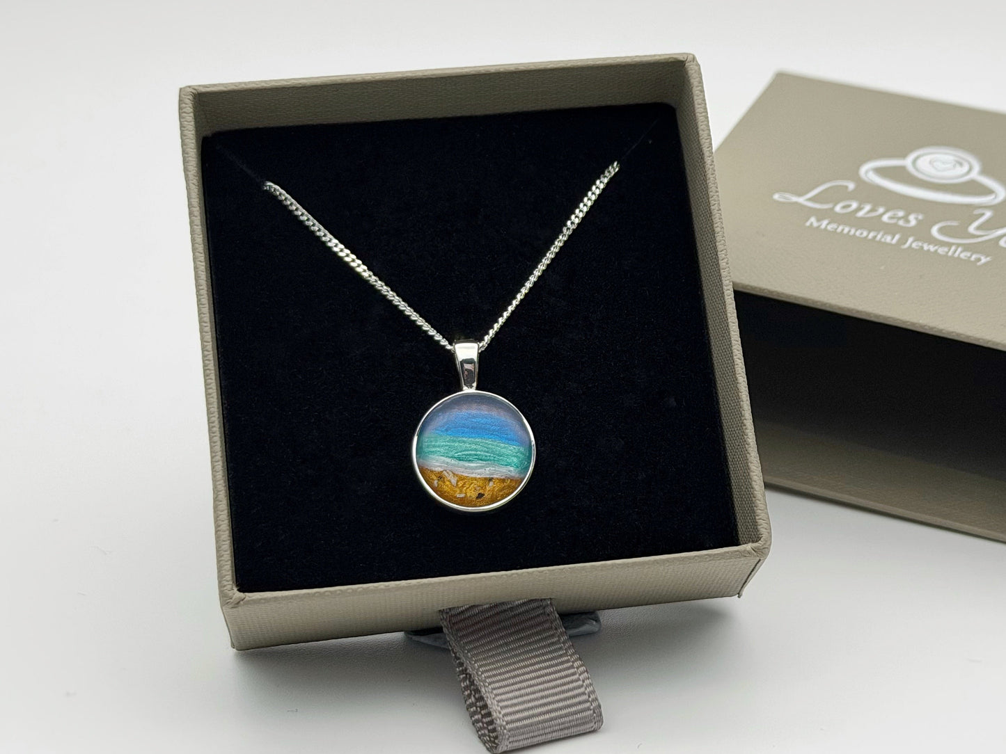 925 Silver Round Beach Scene Memorial Pendant