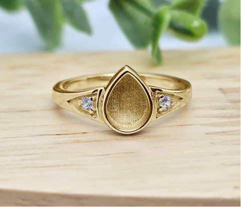 9K Gold Teardrop Crystal Side Ring
