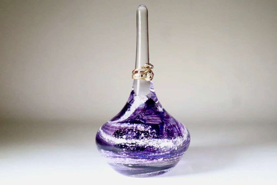 Crystal Glass Ashes Ring Stand