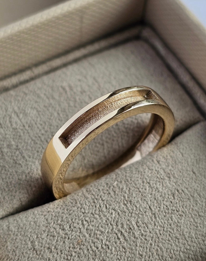 9k Gold Unisex Squared Channel Band Ring