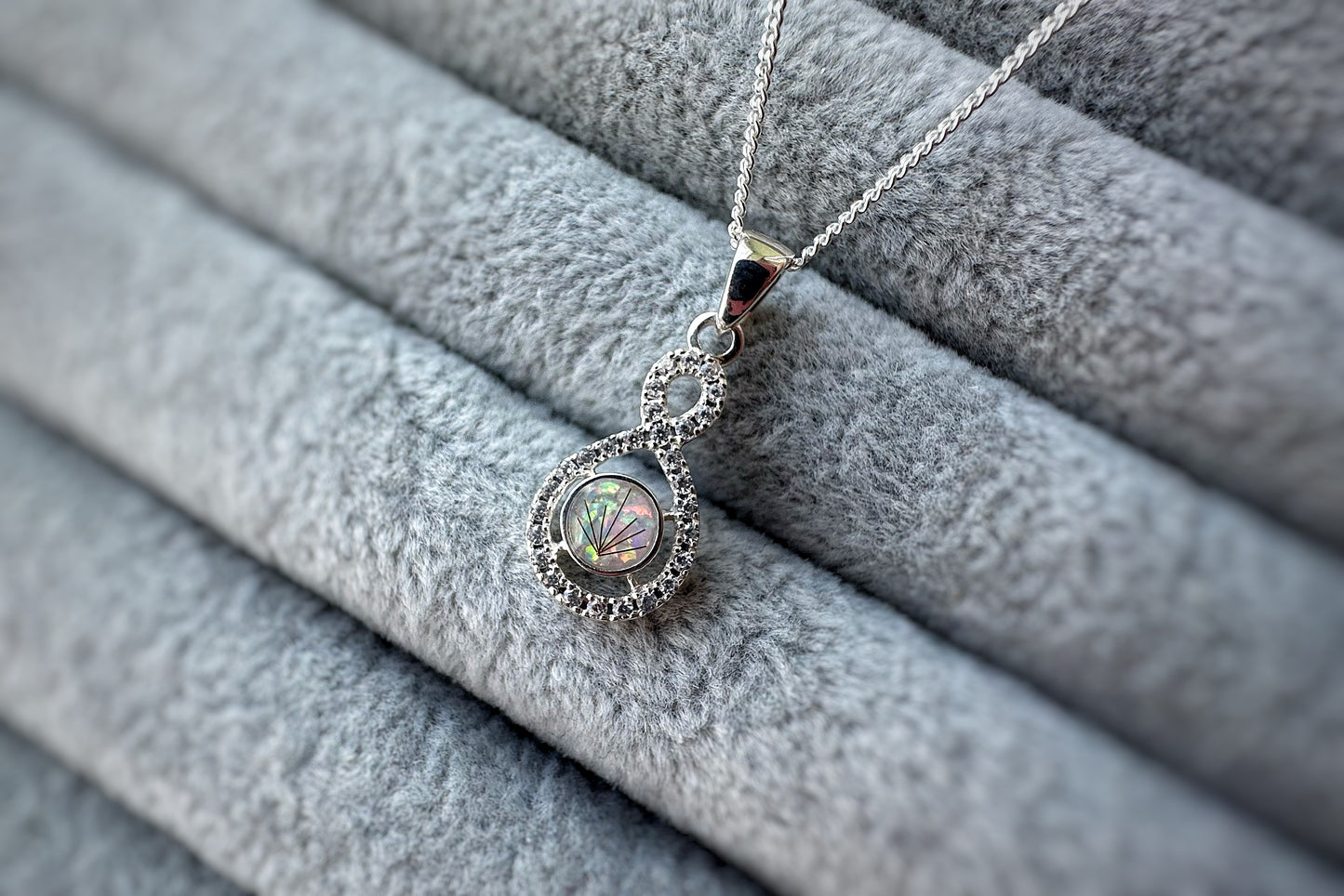 925 Silver Figure 8 Crystal Surround Pendant