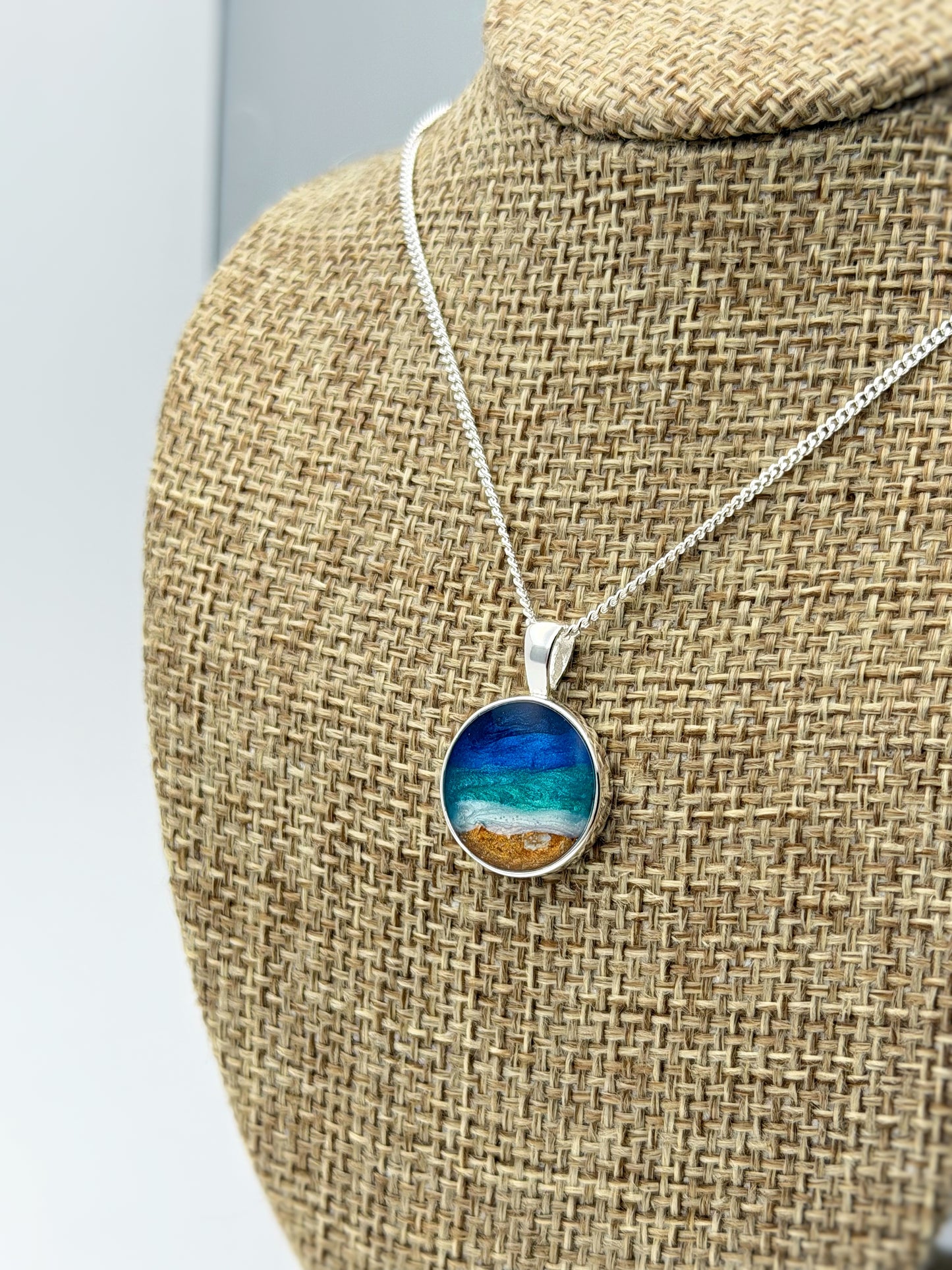 925 Silver Round Beach Scene Memorial Pendant