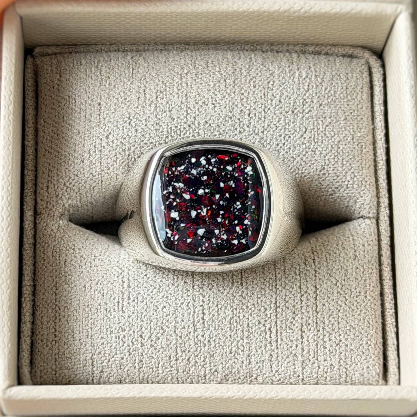 9k Gold Unisex Rounded Square Signet Ring