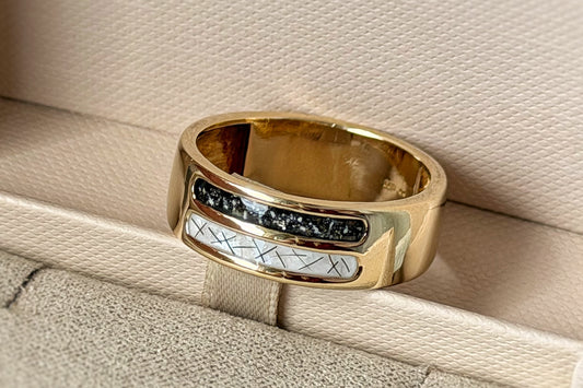 9k Gold Gent’s Two Channel Signet Ring