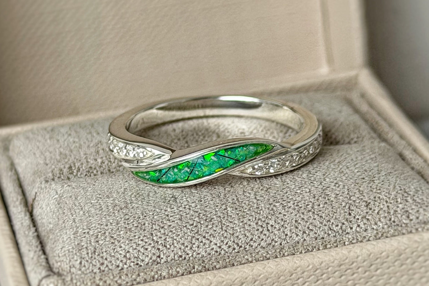 925 Silver Wave Crystal Band Ring