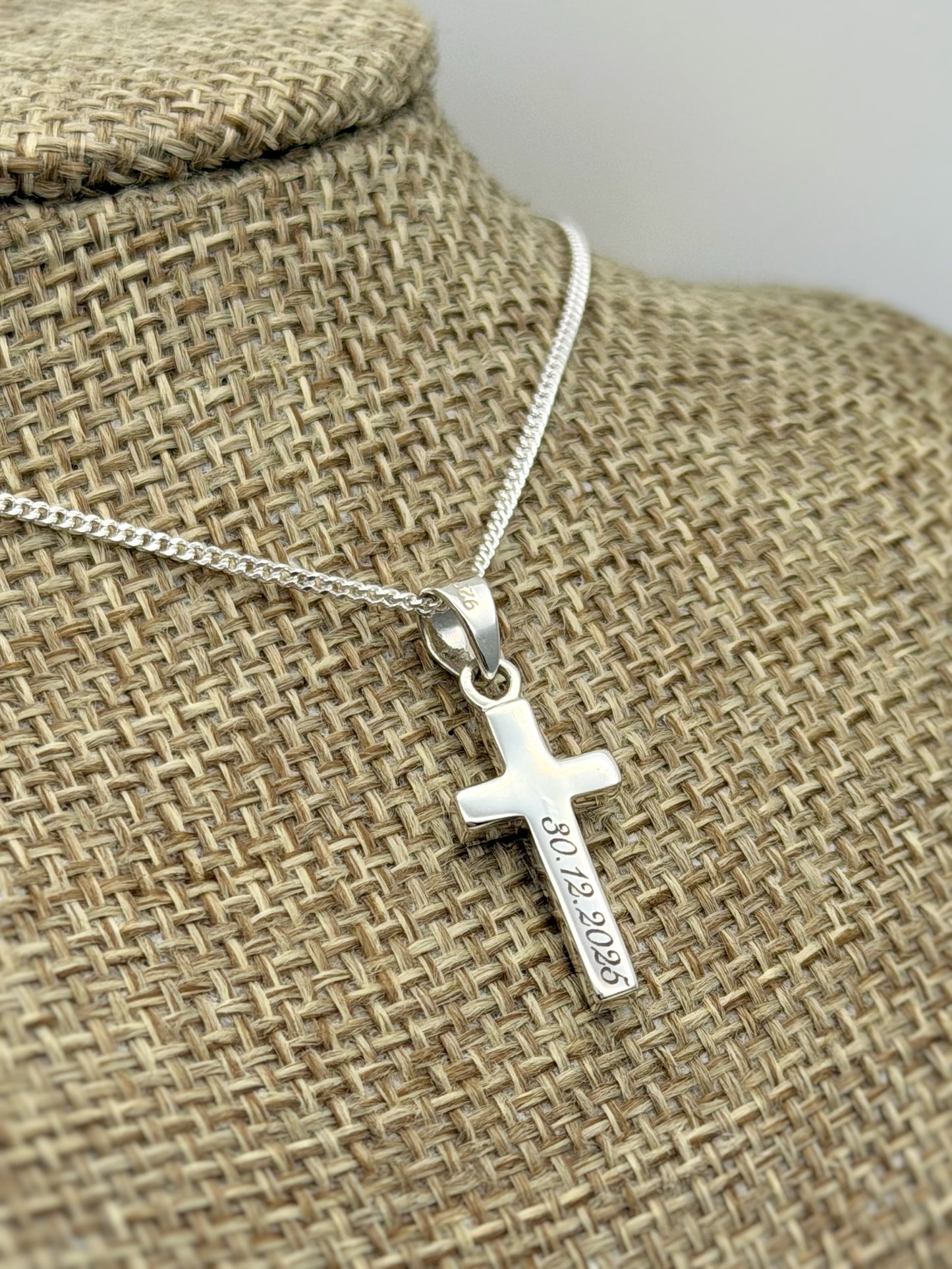 925 Silver Petite Ladies Cross Pendant