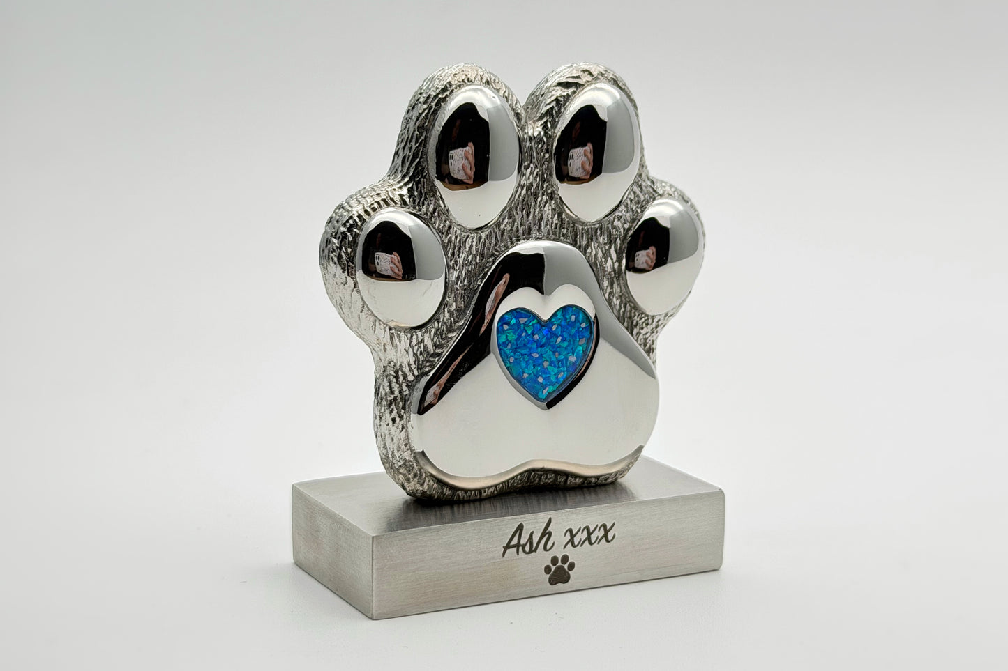 Paw Shape Stainless Steel Memorial Ornament with Stand
