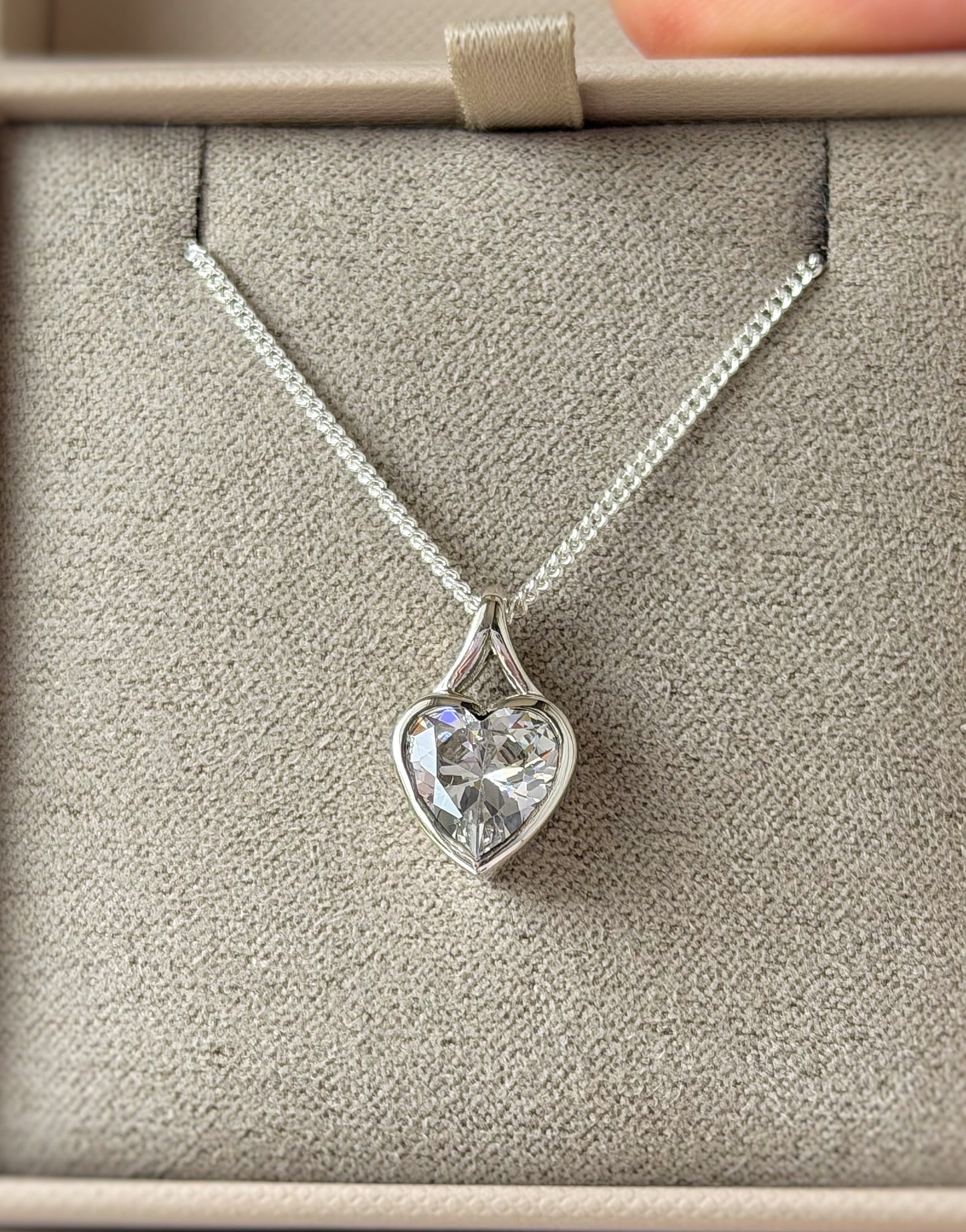 Heart Crystal Secretly Set Ashes Pendant