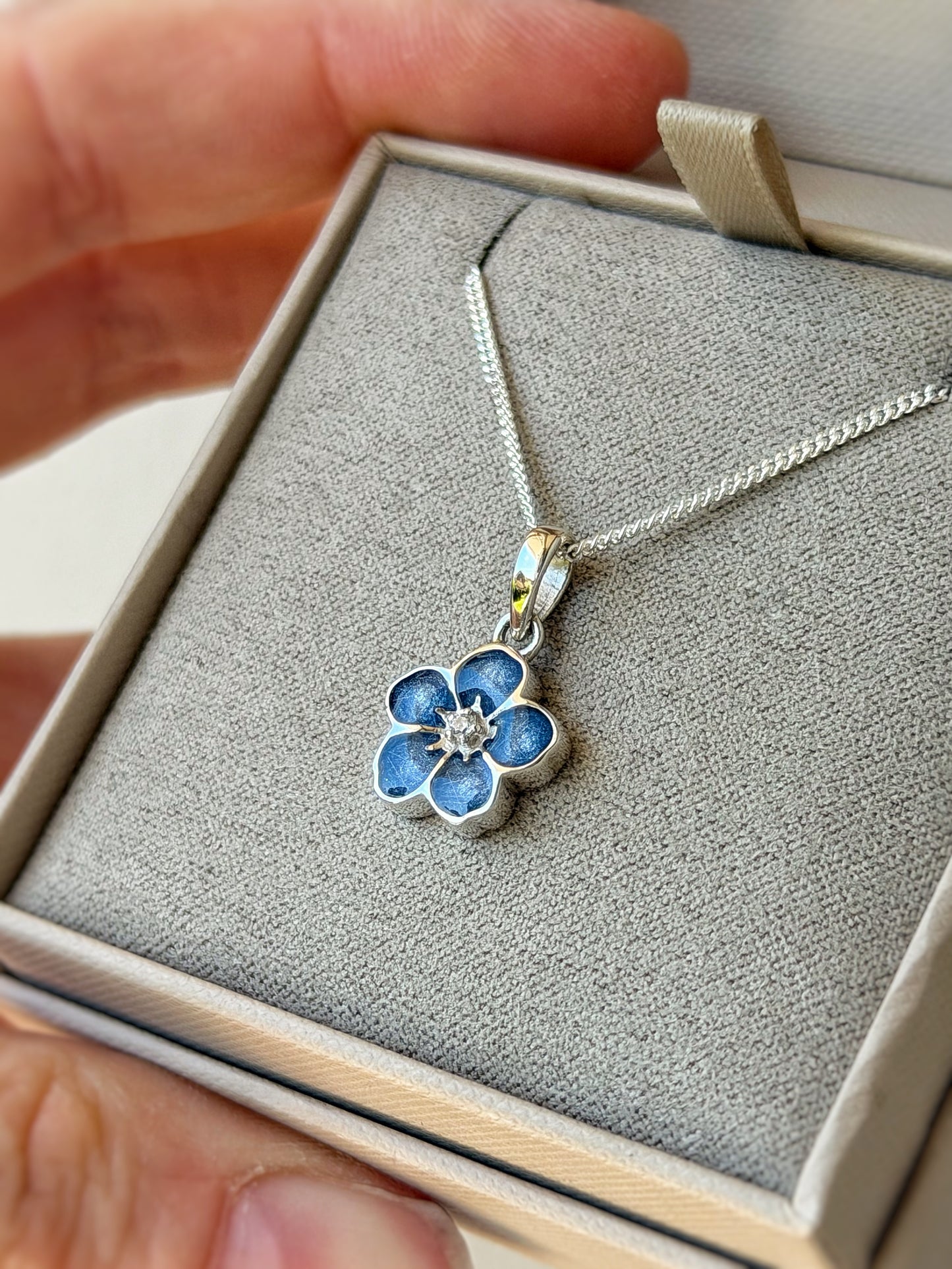 925 Silver Crystal Centre Forget-Me-Not Flower Pendant