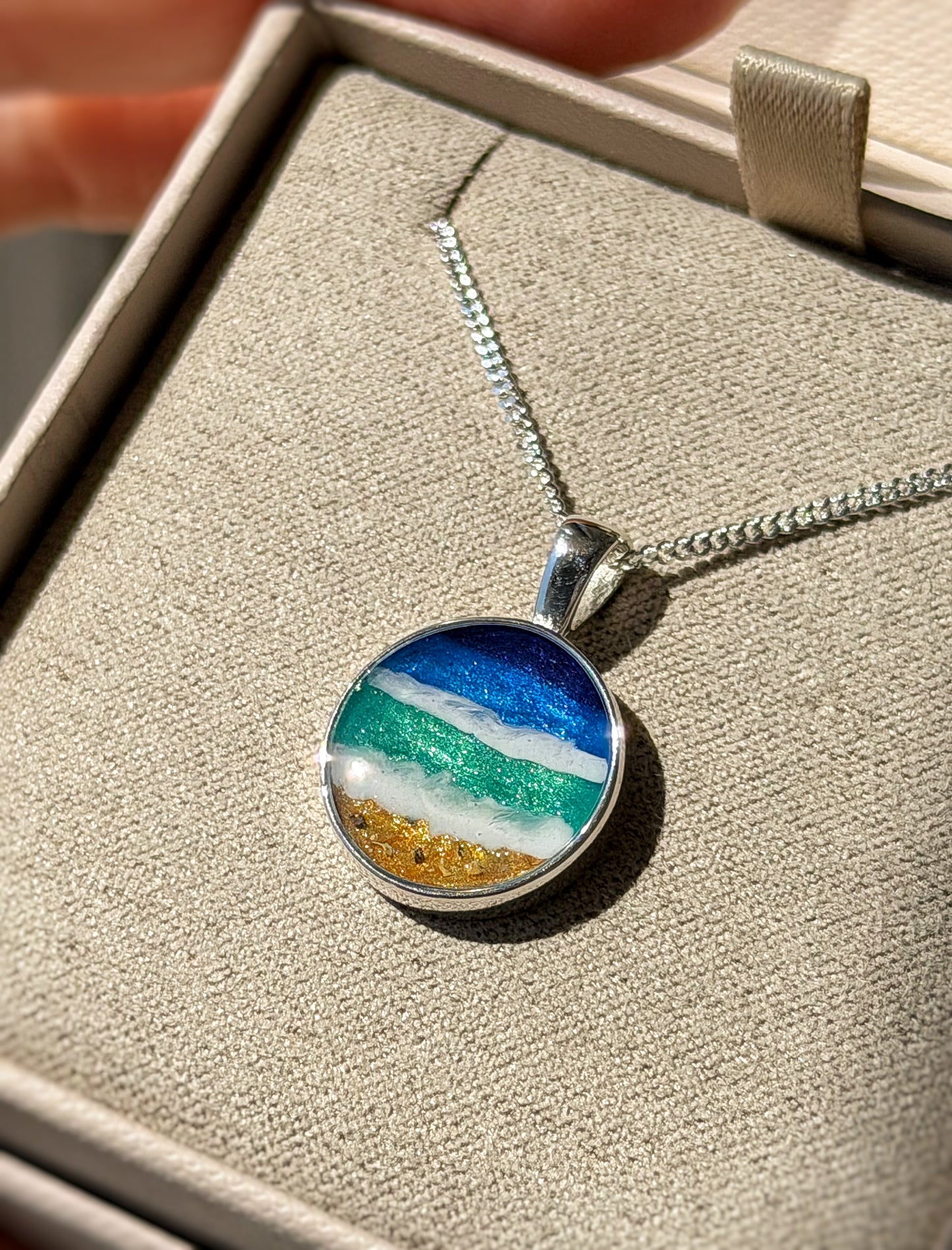 925 Silver Round Beach Scene Memorial Pendant