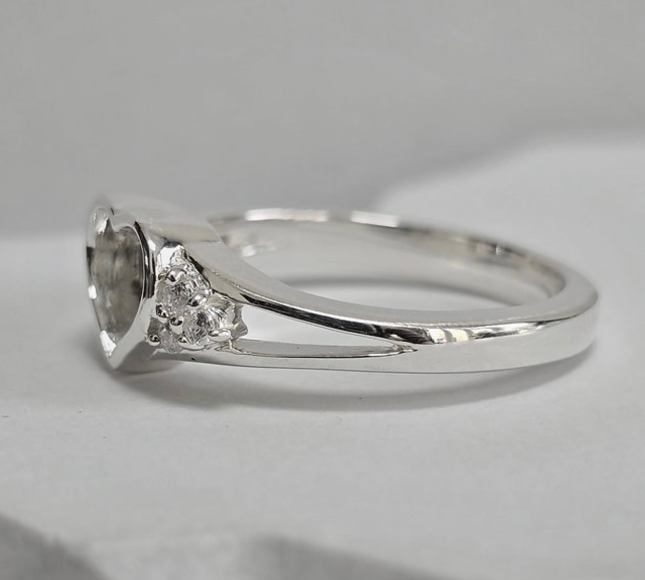 925 Silver Heart Crystal Cluster Ring