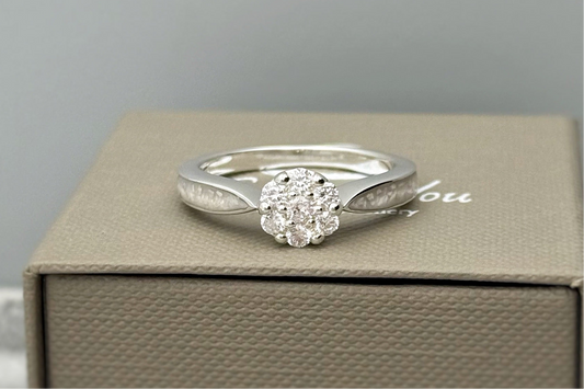 925 Silver Cluster Solitaire Ring