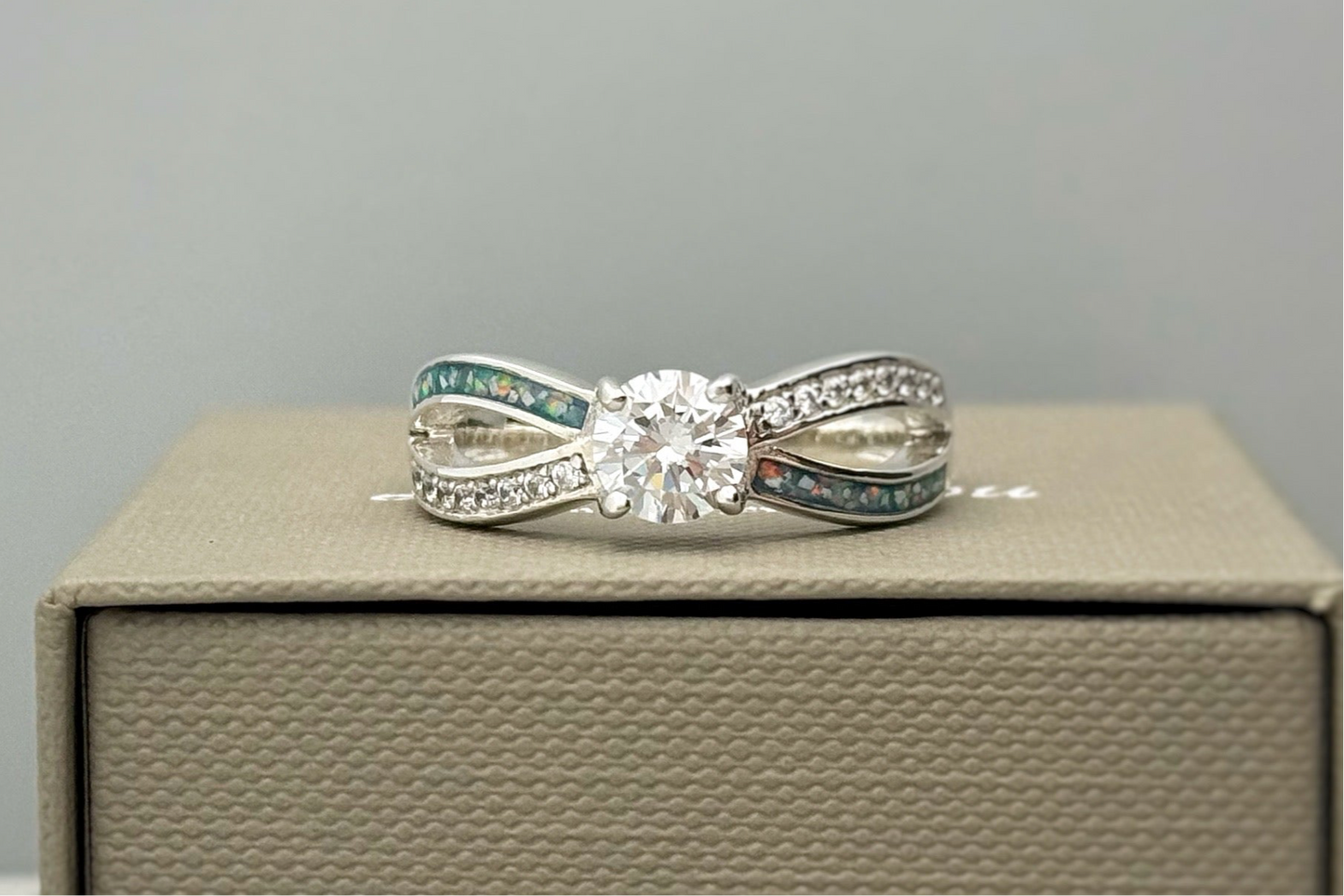 925 Silver Solitaire Infinity Crystal Ring