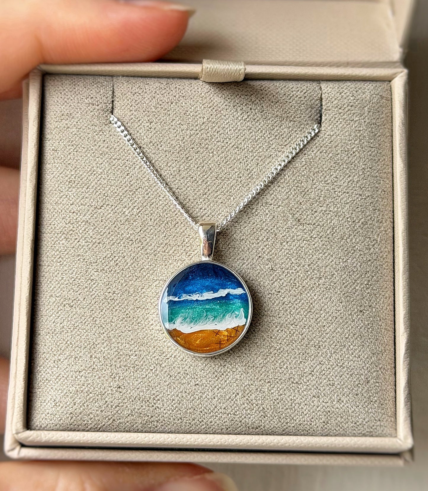 925 Silver Round Beach Scene Memorial Pendant
