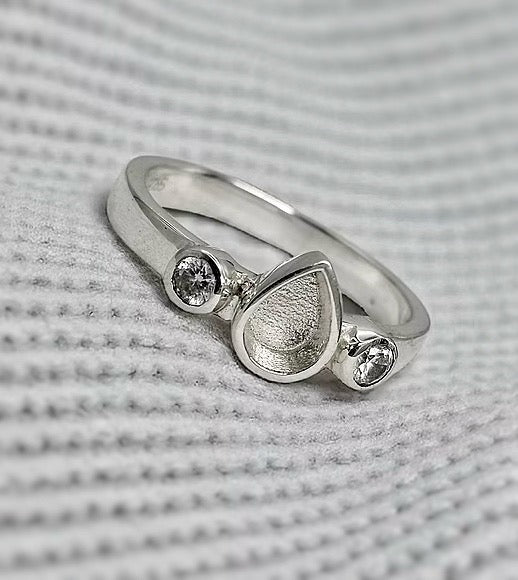 925 Silver Pear Double Crystal Ring