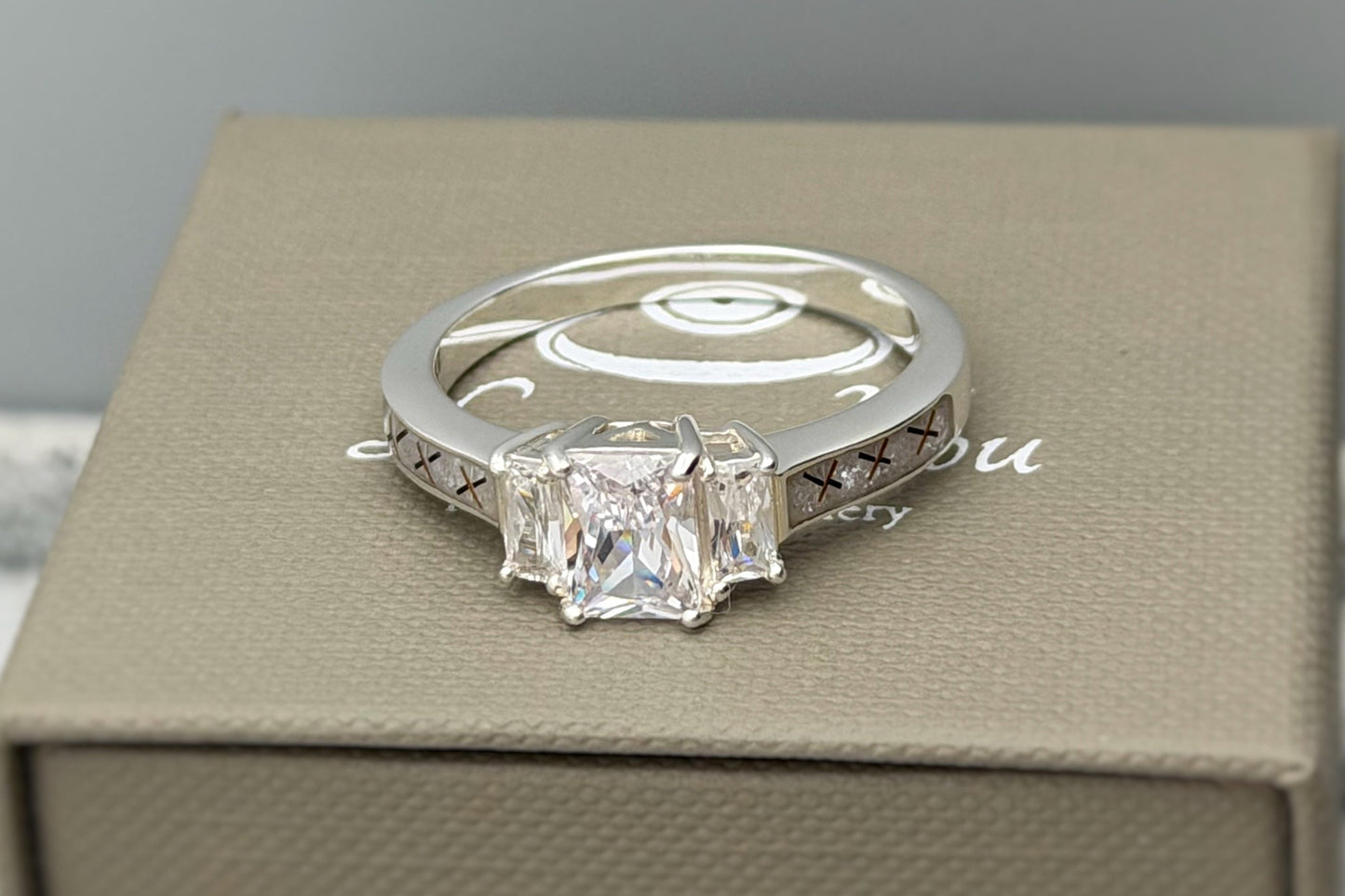 925 Silver Trio Emerald Solitaire Ring