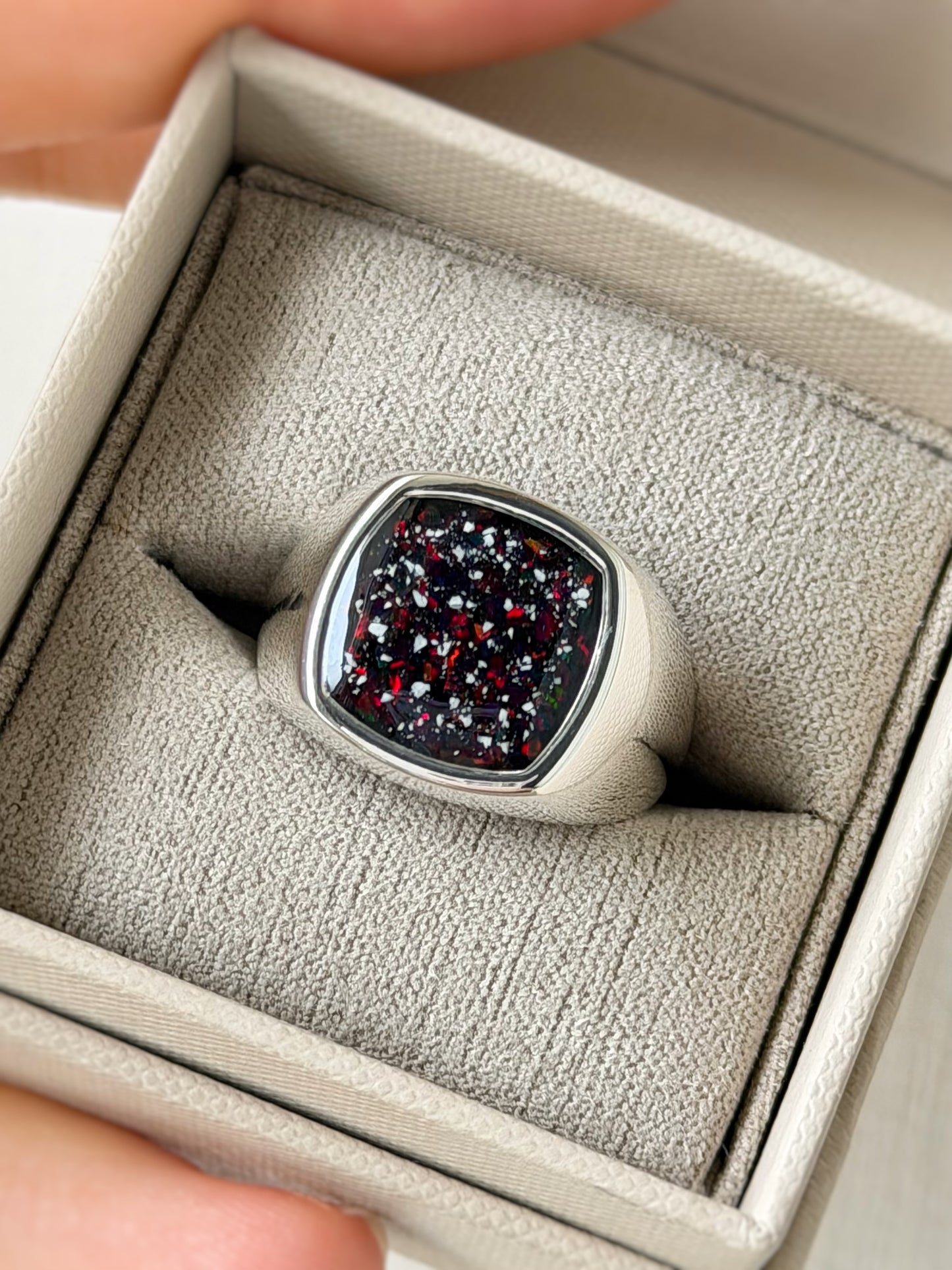 9k Gold Unisex Rounded Square Signet Ring