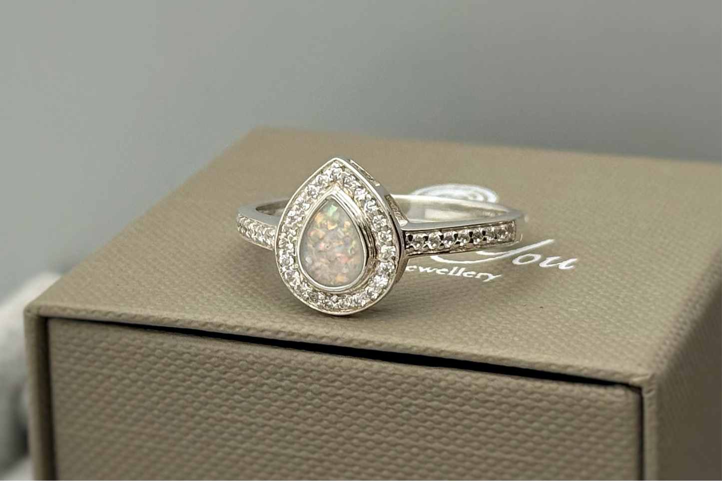 925 Silver Pear Drop Crystal Ring