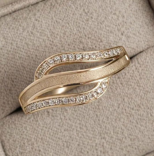 9k Gold Triple Wave Crystal Ring