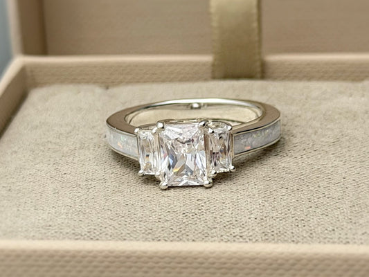 925 Silver Trio Emerald Solitaire Ring