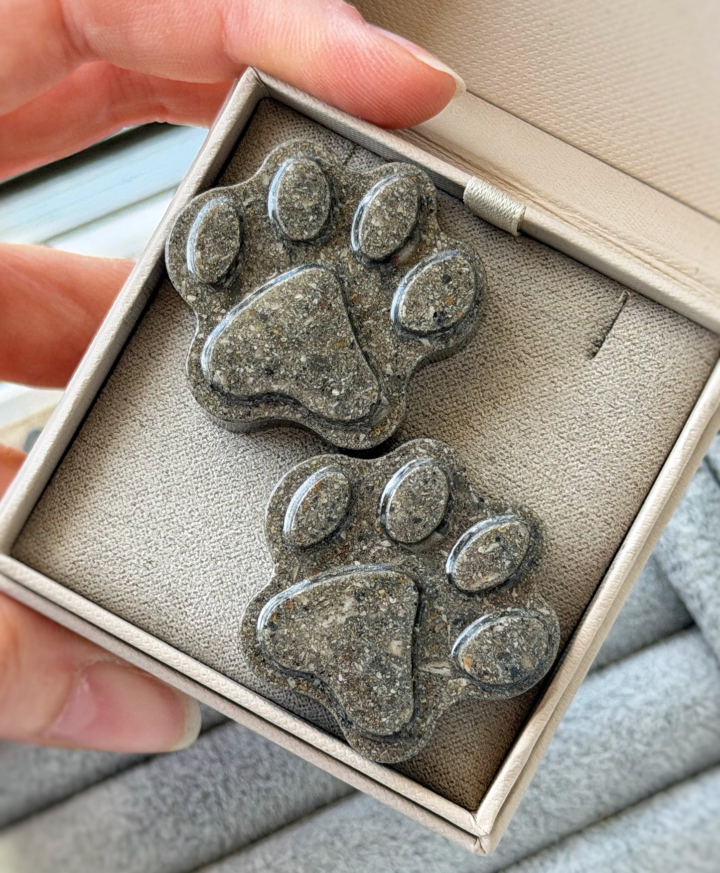 ‘Paw to Hold’ Ashes Pocket Keepsake